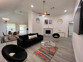 Modern home near some of the best DFW attractions.
